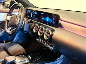 Car image 29