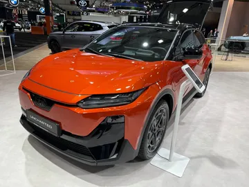Car image 2