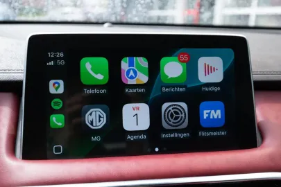 Car image 5