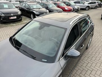 Car image 32