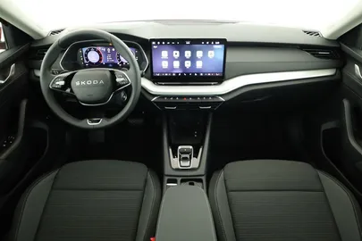 Car image 30