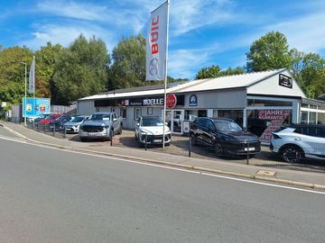 Car image 21