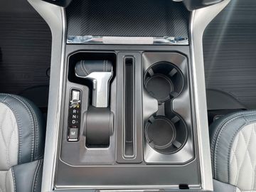 Car image 14