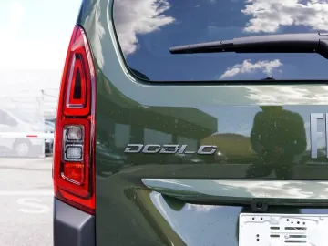 Car image 37