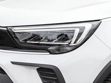 Car image 25