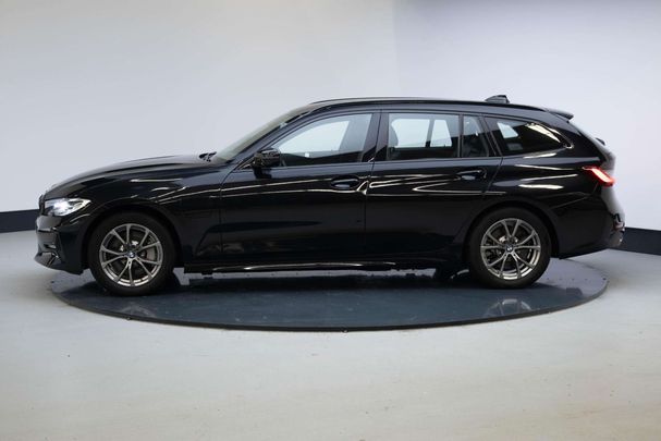 BMW 330 e Touring Sport Line 215 kW image number 17