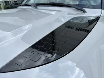 Car image 33