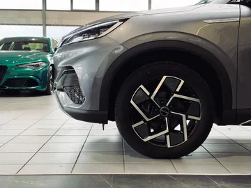 Car image 47