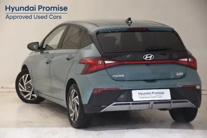 Car image 4