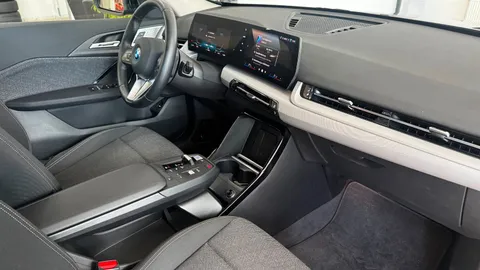 Car image 27