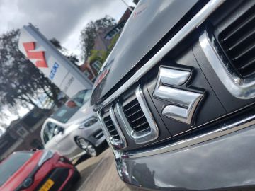 Car image 30