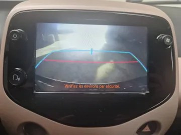 Car image 18