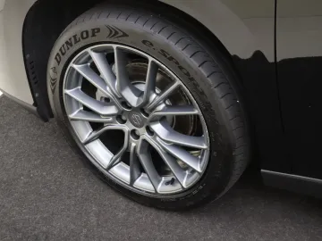 Car image 33