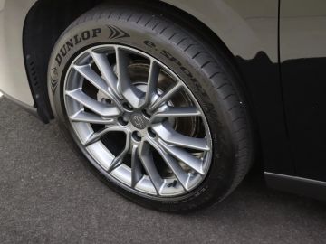 Car image 33