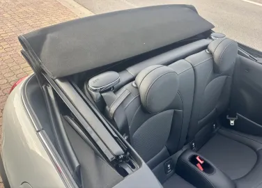 Car image 30