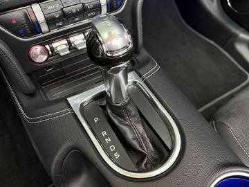 Car image 26