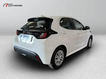 Car image 2