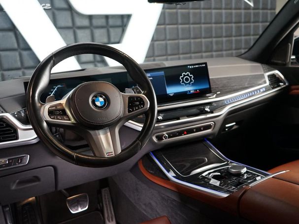 BMW X7 M xDrive 250 kW image number 15