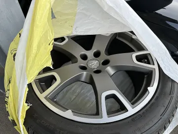 Car image 36