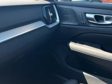 Car image 39