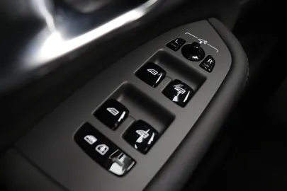 Car image 48
