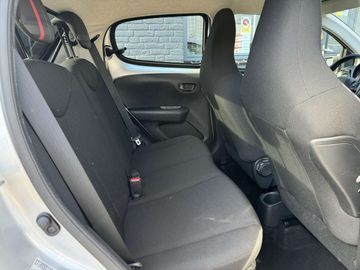 Car image 16