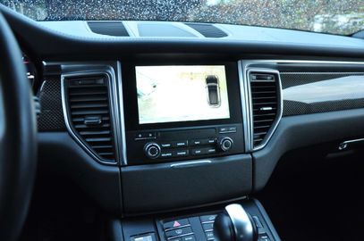 Car image 37