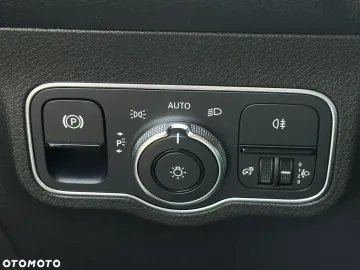 Car image 34