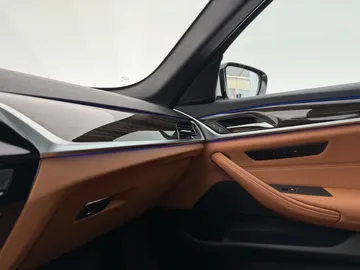 Car image 47
