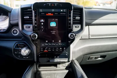Car image 43