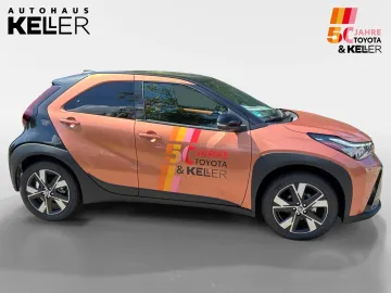 Car image 3