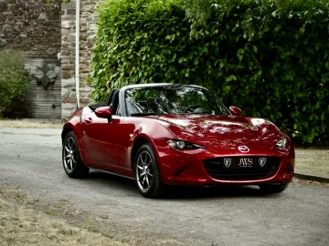 Car image 2