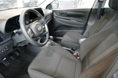 Car image 10