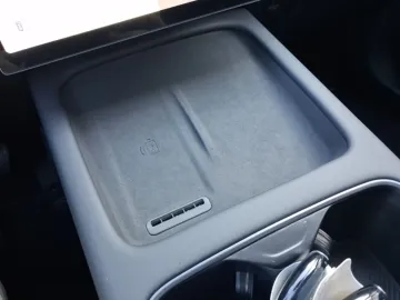 Car image 32