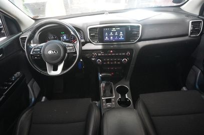 Car image 26