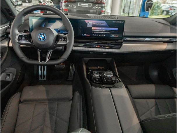 BMW i5 eDrive40 250 kW image number 13