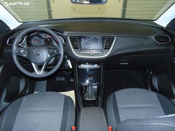 Car image 25