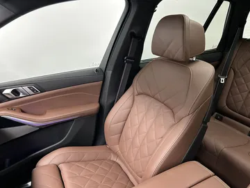 Car image 46