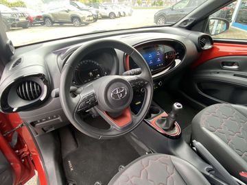 Car image 16