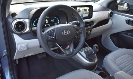 Car image 12