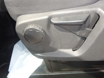 Car image 33