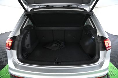 Car image 37