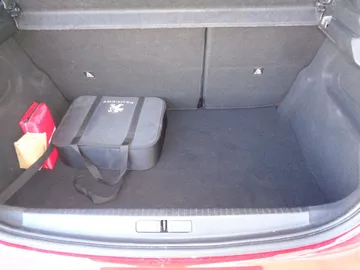 Car image 24