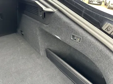 Car image 35