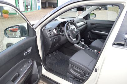 Car image 11