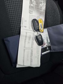 Car image 37