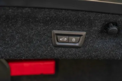 Car image 49