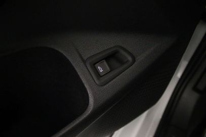 Car image 35