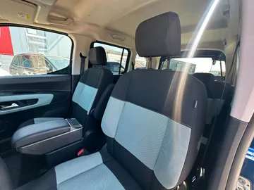 Car image 31