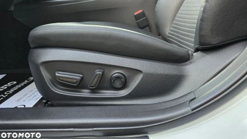 Car image 32